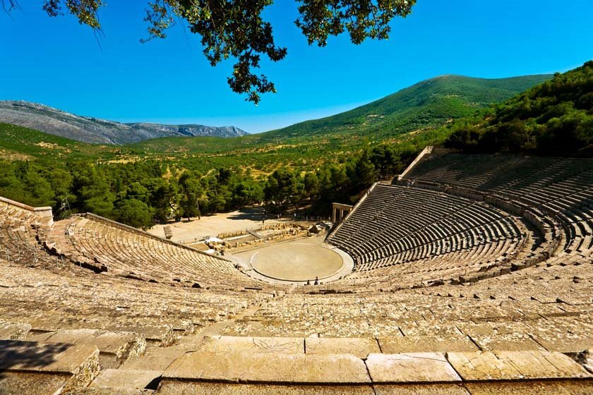 تئاتر باستانی اپیداروس و جاذبه های آن!