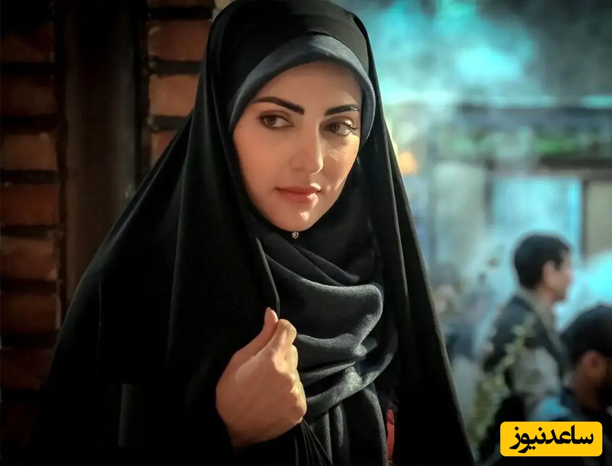 هلیا امامی، با لباس عروس در حال رانندگی