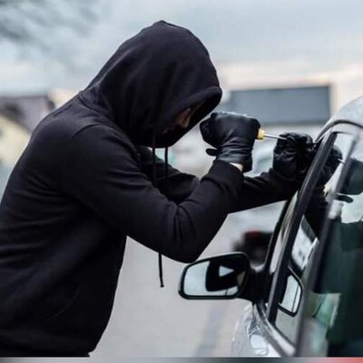 ایده منحصربفرد و خنده دار مالک ماشین برای جلوگیری از دزدیده شدن خودرویش مرزهای خلاقیت را جابجا کرد+عکس/ فقط نامه‌اش که با دزد عزیز شروع میشه😂
