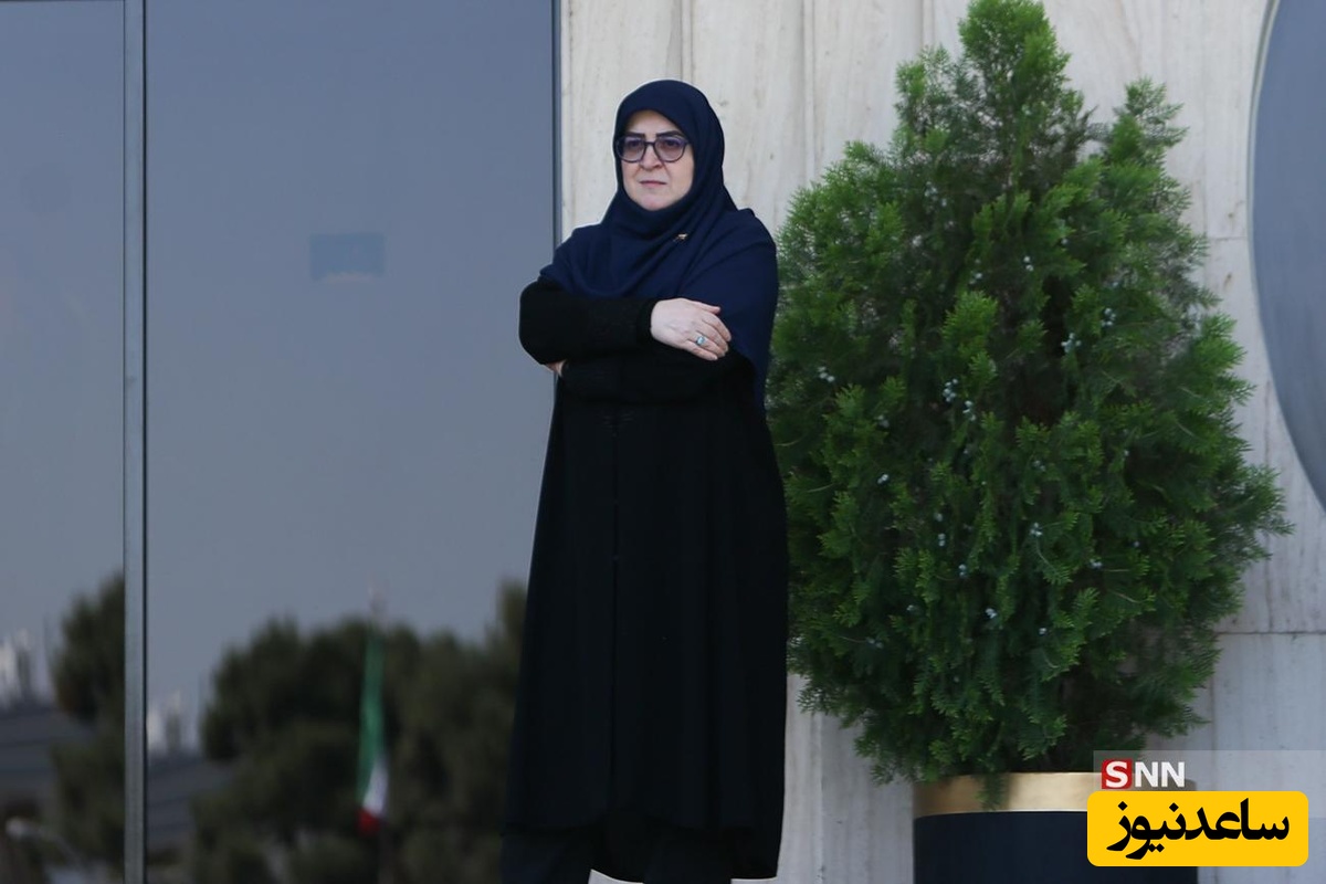 (فیلم) ترک جلسه با دانشجویان توسط سخنگوی دولت / مهاجرانی: کسانی که با فشار نمی‌گذارند فیلترینگ برداشته شود، همون‌ها از توهین شما به مادر خودتان خوشحالند!