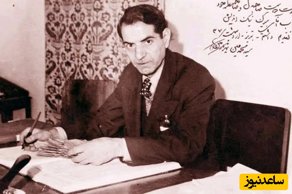 نگاهی کنیم به دکوراسیون خانه ساده اما دل‌انگیز استاد شهریار با حوض آبی حیاط تا چراغ والور و تابلوهای خوشنویسی که گویای همه چیز است+ ویدئو