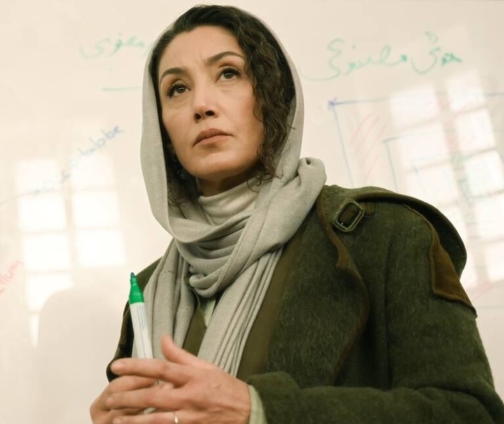 (ویدیو) وقتی استاد روت حساب کرده و هیچ‌جوره نباید دست از پا خطا کنی!/ اگه هدیه تهرانی ستاره هزار و یک شب استاد منم بود نخبه میشدم😏