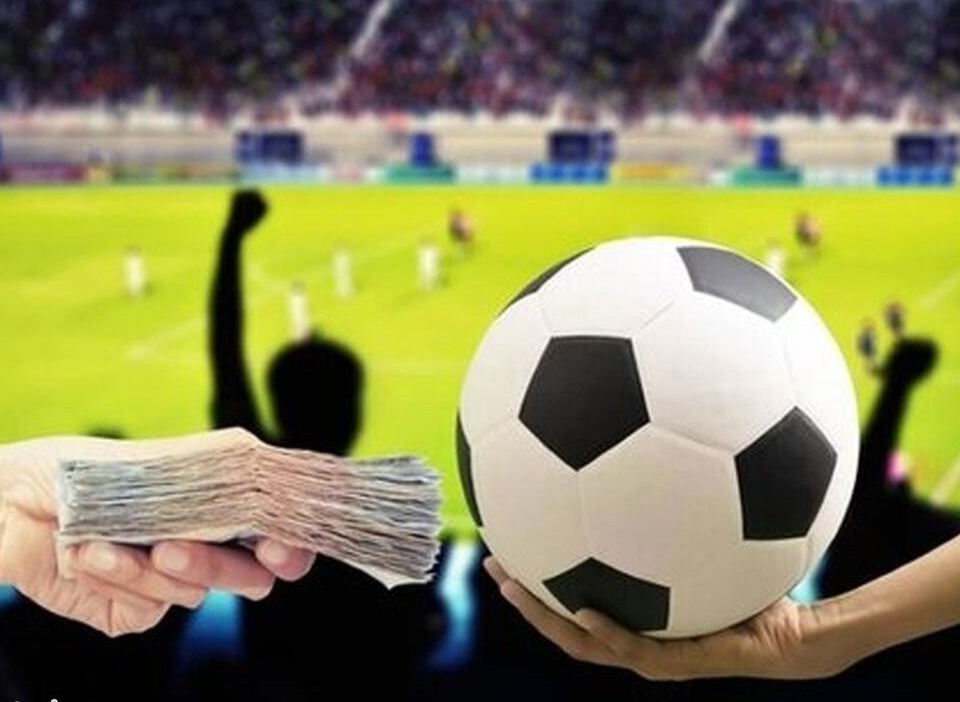 تبانی باورنکردنی در فوتبال ایران؛ 11بازیکن لباس تیم رقیب را پوشیدند / تیم میهمان اصلا نیامده بود