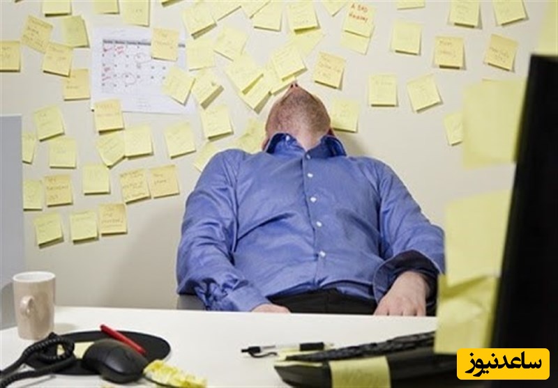 سپری شدن زمان در محل کار به روایت تصویر/ چرا واقعا اینجوریه؟😂؛ موافقا اعلام حضور کنن +فیلم