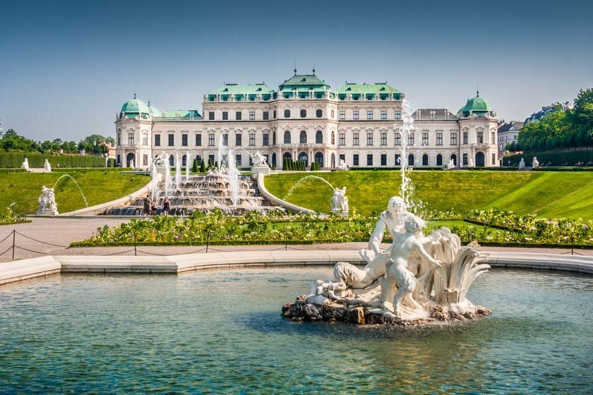 آشنایی با کاخ بلودر در اتریش