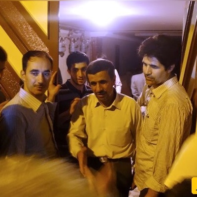 اولین تصاویر از حمله به محل سکونت محمود احمدی‌نژاد منتشر شد؛ فقط حجم خرابی‌ها و وضعیت خودروی محافظان رو ببینید!+ویدیو