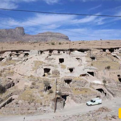 (فیلم) شاهکار روستای چند هزار ساله ای در کرمان که با دست خالی اهالی کنده شده است!