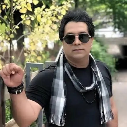 خداحافظی تلخ و شبانه خانواده امید جهان با پیکر او با حضور سیدجواد هاشمی/ روحش شاد و یادش گرامی😔🖤