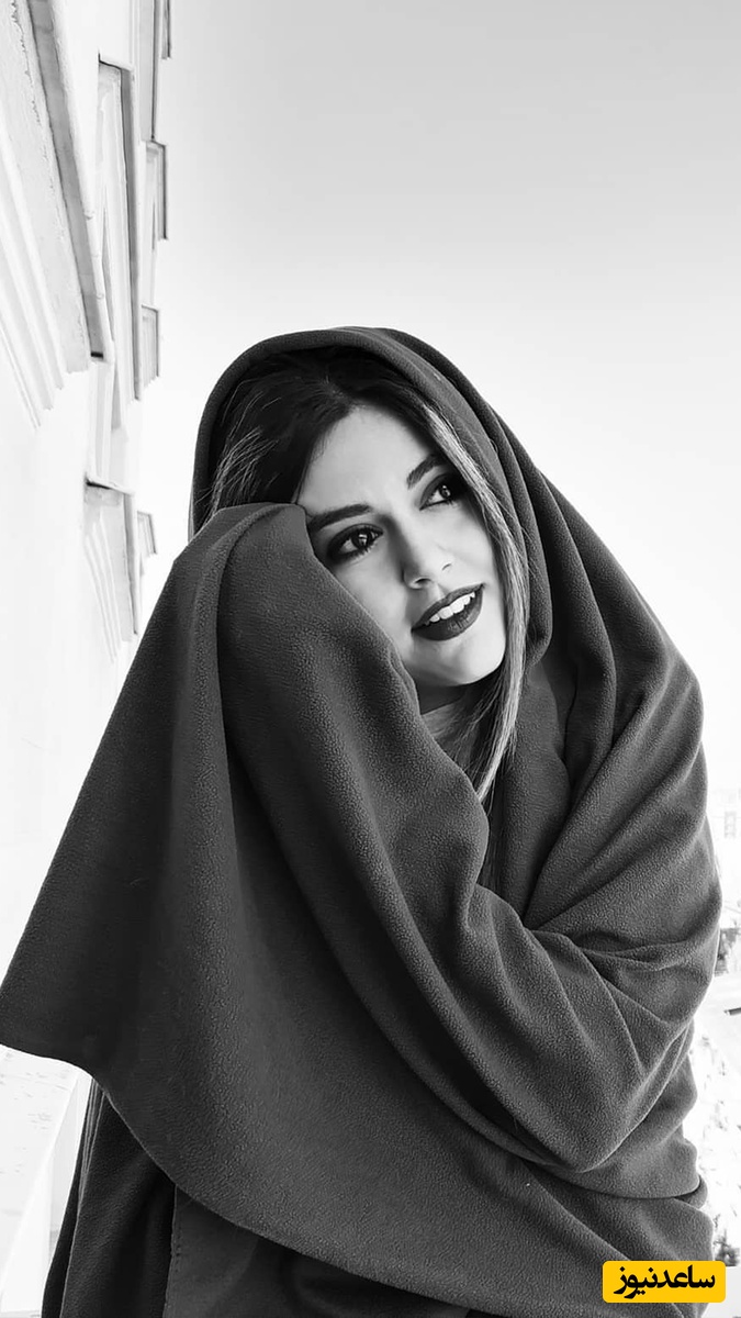 عکس دلبرانه و خاص ماهور الوند در کافه کتاب