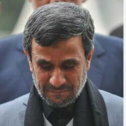 قرآن خوانی رهبر معظم انقلاب برای پدر محمود احمدی نژاد+عکس/ روحش شاد و یادش گرامی