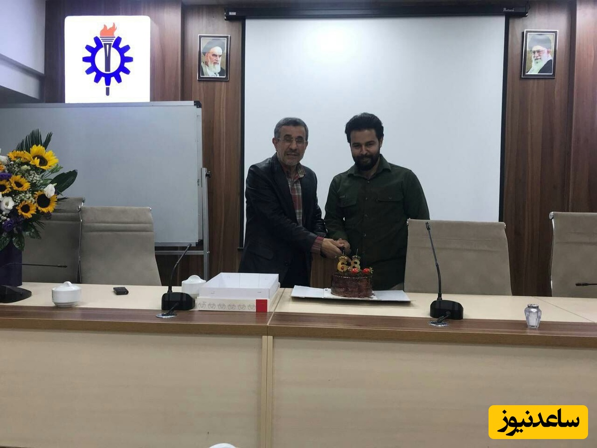 جشن تولد احمدی نژاد در دانشگاه علم و صنعت