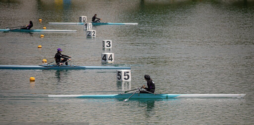 : لیگ برتر قایقرانی روئینگ بانوان ورزشکار در دریاچه ورزشگاه آزادی برگزار شد.
