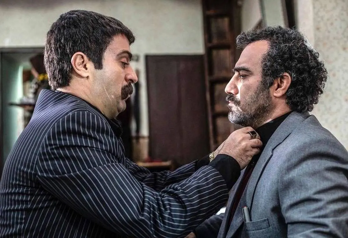 بدون رقیب باحال‌ترین سکانس همینه؛ کل کل نقی و ارسطو در "پایتخت" + ویدئو / وضو میگیری یا کرال سینه میره بس کن 😂