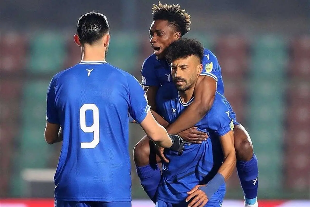 خلاصه بازی جذاب و هیجان انگیز استقلال و استقلال خوزستان/ از کارشناسی های جنجالی تا اخراج و سوپرگل های رامین رضائیان+فیلم