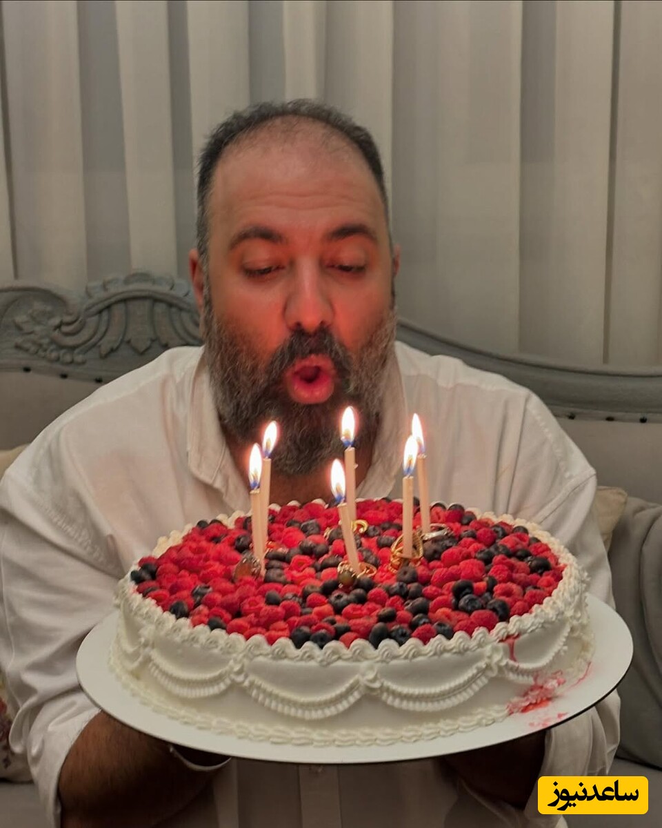 ماشین نرگس محمدی چیست