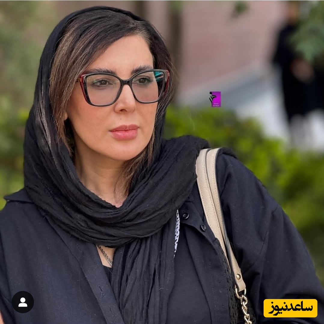 استایل شیک لیلا بلوکات در اکران فیلم😍 ترکیب هودی سفید با مدل خاص و پافر مشکی چه جذاب شده🔥