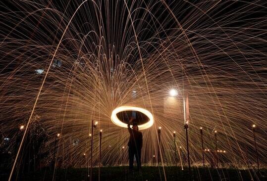 مراسم آتش بازی در واپسین روزهای ماه مبارک رمضان در شهر کوالالامپور مالزی/ رویترز