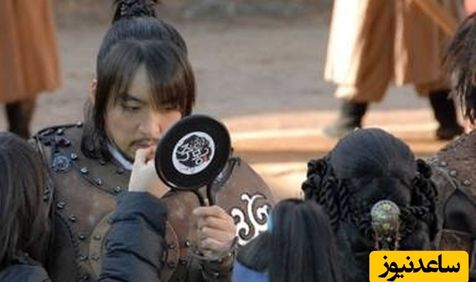 «جومونگ» با هندزفری در کنار «سایونگ و بیورها» در پشت‌صحنه سریال جومونگ