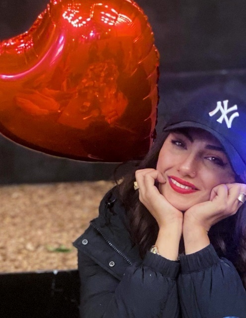 محیا دهقانی