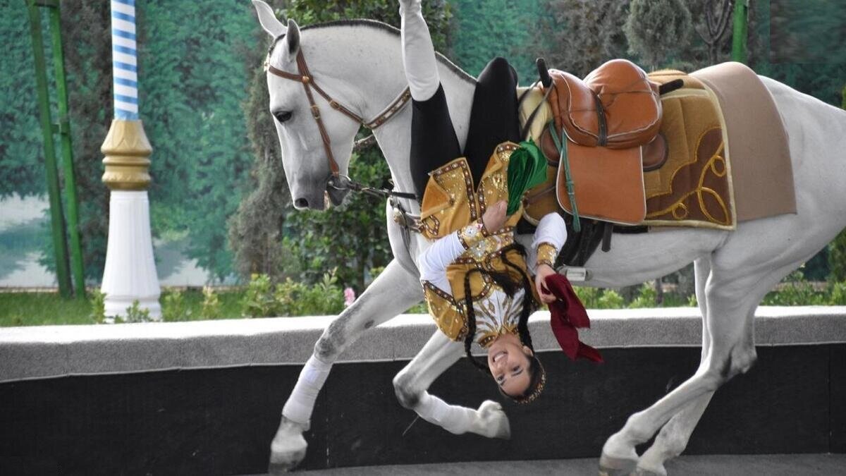 جشنواره اسب آخال‌تِکِه در ترکمنستان