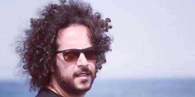 دانلود آهنگ احساسی لیلی از سینا حجازی+ متن ترانه/زیر لب هی میگفت لیلی اگه نداشت به من هیچ میلیظرفمو شیکوند چرا ظرف منو ای وای لیلی آخ لیلی/ بفرست واسه لیلی زندگیت😍