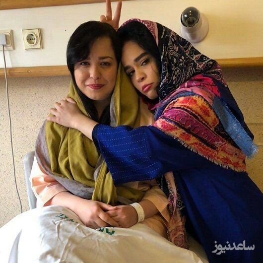 ملیکا شریفی نیا در کنار خواهرش