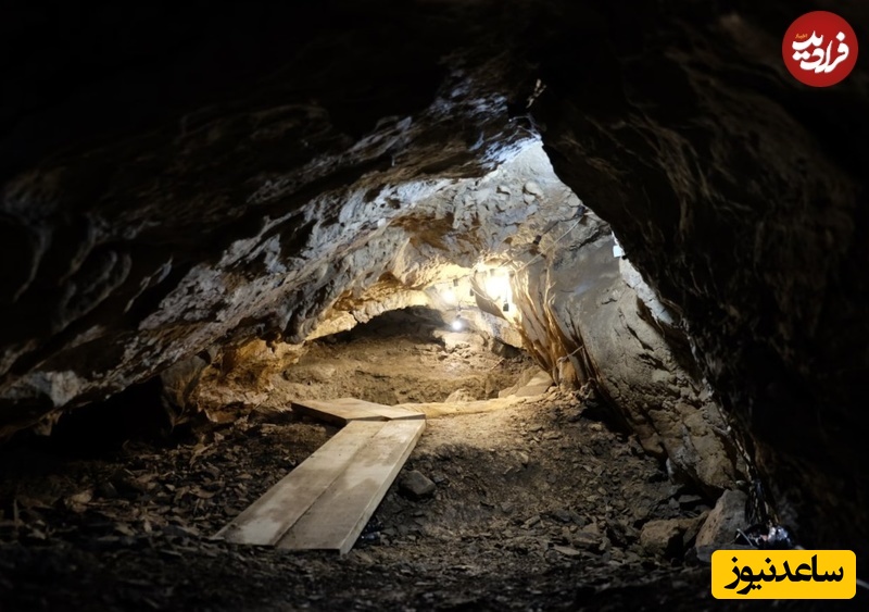 نمای درونی غار از ورودی آن دیده میشود