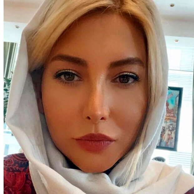 فیلم شرم آور فریبا نادری از بدنسازی اش ! / این فیلم واقعا خصوصیست !