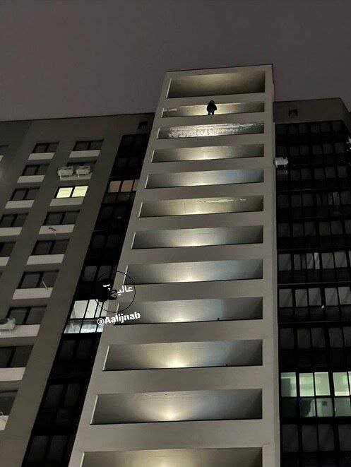 خودکشی مرد عصبانی از طبقه 19 یک ساختمان و نجات معجزه آسای او + فیلم و تصویر