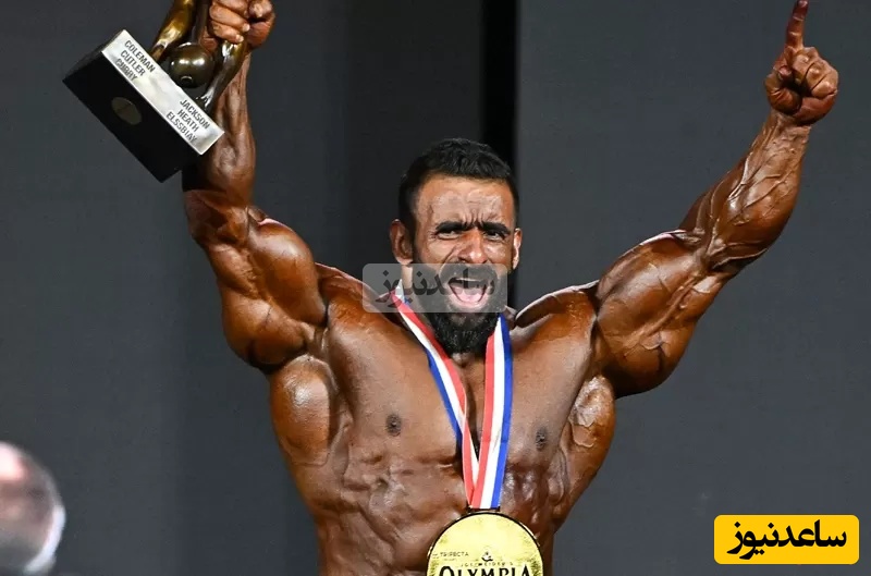 نگاهی به غرفه قهرمانی پُربار هادی چوپان وسط پذیرایی خانه اش + فیلم/ خانم گرگ پارسی به این مدال ها می نازد