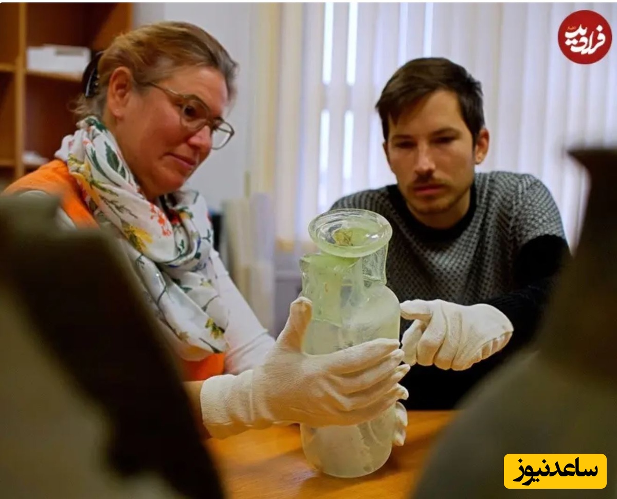 ظرف شیشهای که در تابوت یافت شد