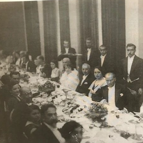 محمدعلی فروغی و آتاتورک بر سر میز شام