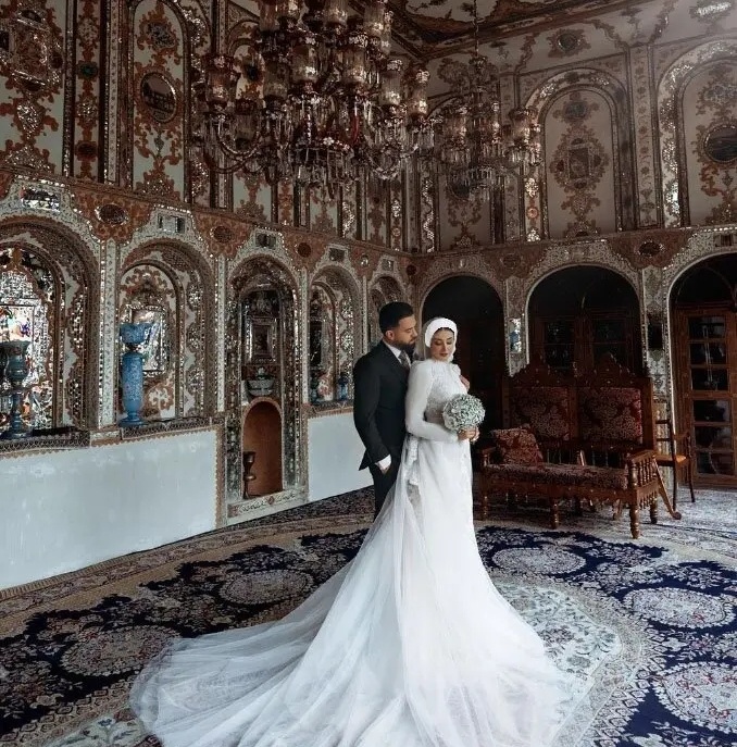 نگاهی به کفش پاشنه بلند عروسی مرجان سلحشوری، دختر تکواندوکار ایرانی به مدل سیندرلایی/ الهی به پای هم پیر بشین😍+عکس