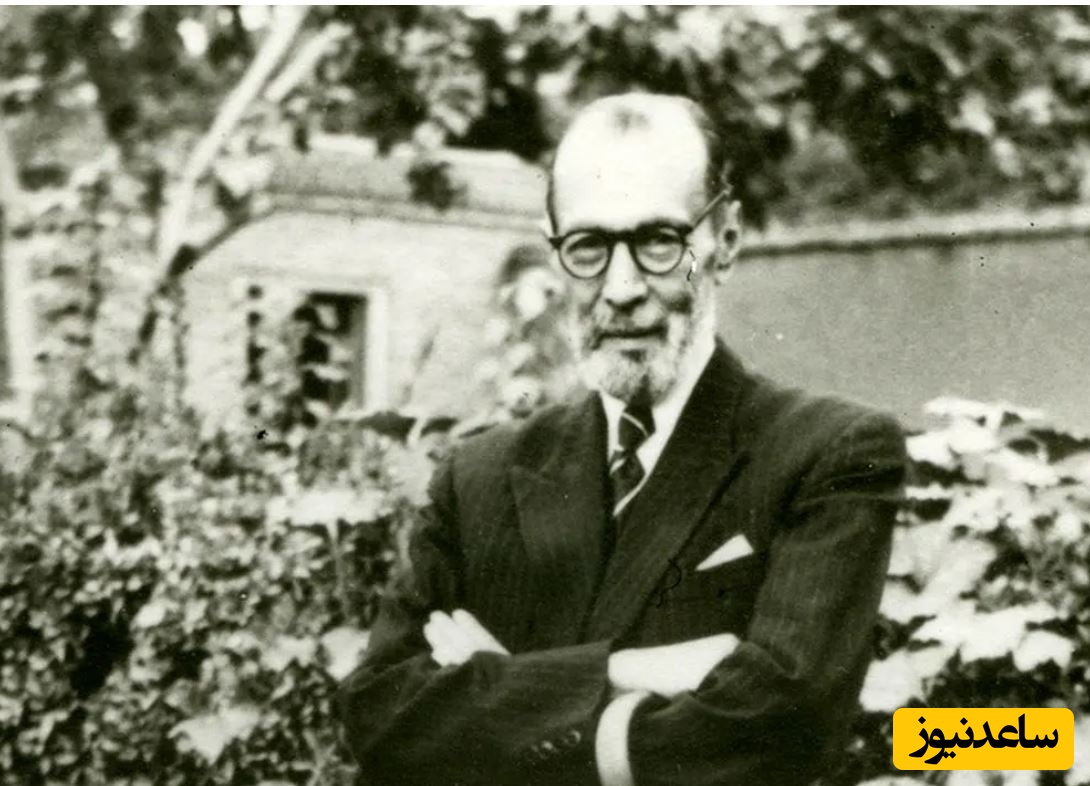 نوۀ شاه قاجار در کنار شاعر معروف در حال کشیدن قلیان