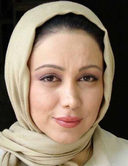 ویدئو/ لحظات عرفانی و گریههای احساسی بهنوش بختیاری در امامزاده صالح: کلی گریه کردم و سبک شدم...