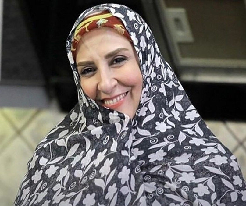 ویدئو| سکانسی طنز از تفتیش چمدان در خوابگاه دانشجویی دخترانه در سریال آنتن/ مرجانه گلچین: تو اومدی دانشگاه درس بخونی یا دلبری کنی؟؟؟🤨