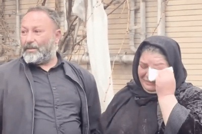 ببینید | مادر تبریزی که فرزندش در حمله دشمن شهید شد: همه ما هم بمیریم حتی یک ذره هم به دشمن خاک نمی‌دهیم