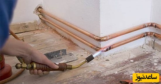 خلاقیت خنده‌دار و منحصربفرد لوله‌کشِ گاز در لوله‌کشی خانه مشتری چشمها را خیره کرد! +عکس/ من در به در دنبالت میگردم فوت و فن کارِت رو یاد بگیرم😂