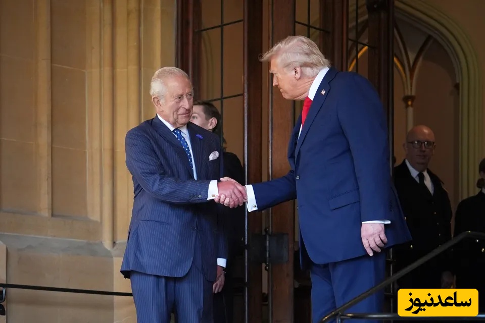 شکارِ لحظه‌ها؛ پادشاه انگلیس در گرداب دست‌هایِ ترامپ/ مدل دست دادن این دو نفر سوزه رسانه‌ها شد+عکس