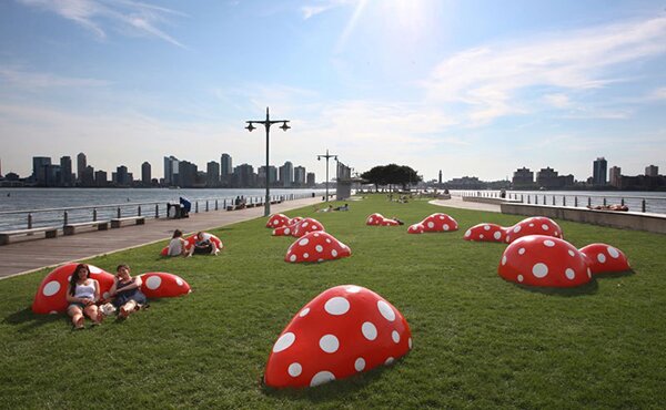 چیدمان کوساما ژاپنی در Hudson River Park نیویورک- 2012 میلادی