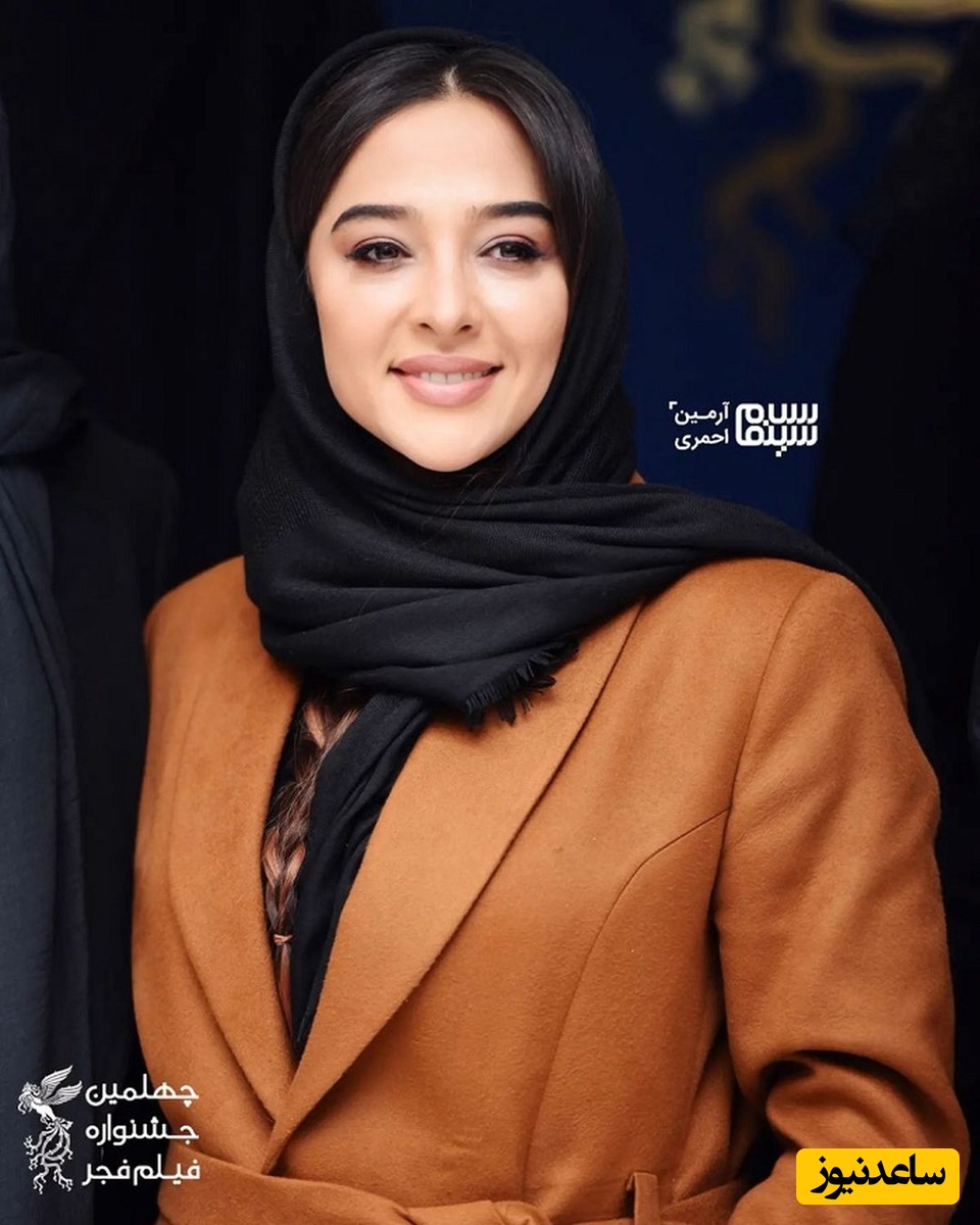 ژست هنری و دلبرانه آناهیتا درگاهی در باغ پرگل و زیبا