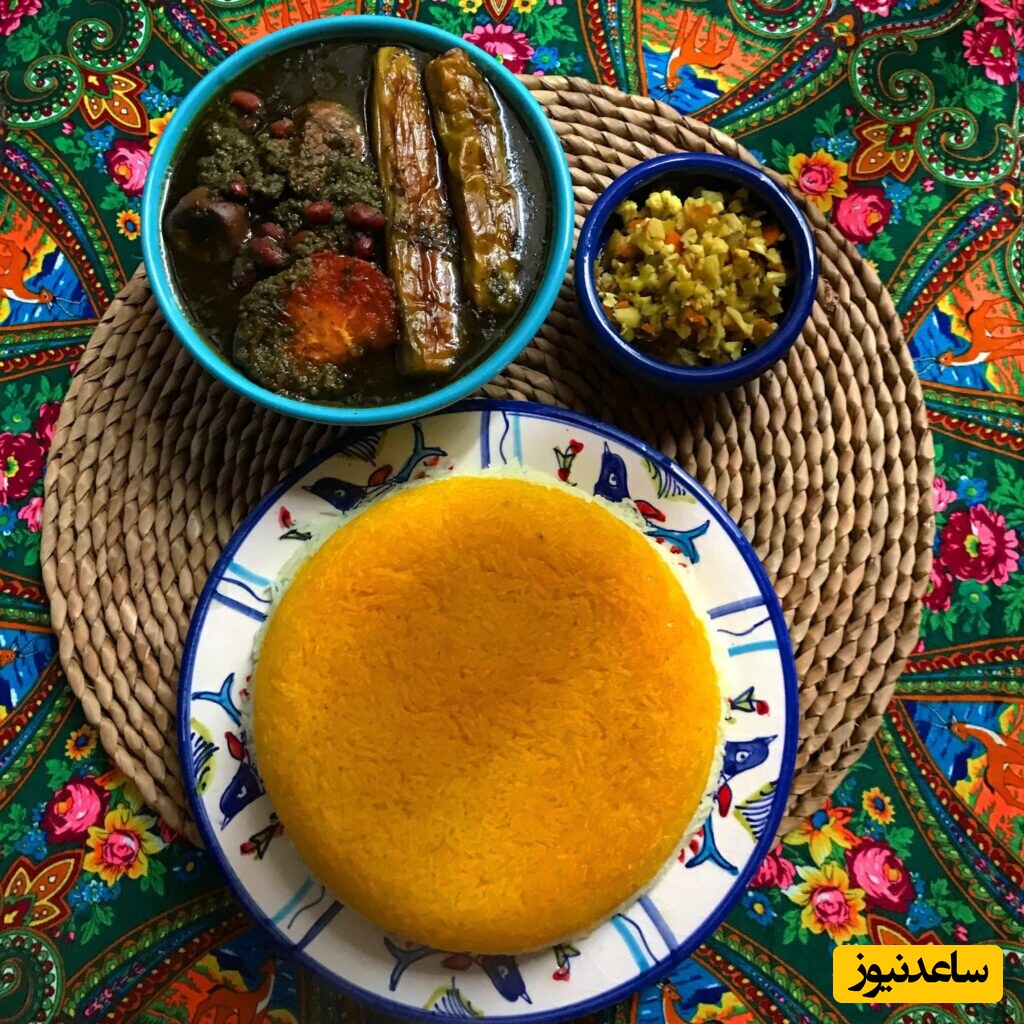 طرز تهیه قورمه سبزی رشتی با بادمجان؛ یک قورمه متفاوت ولی خوشمزه/ میگن همه قورمه سبزی‌های قبل این سوء تفاهم بوده