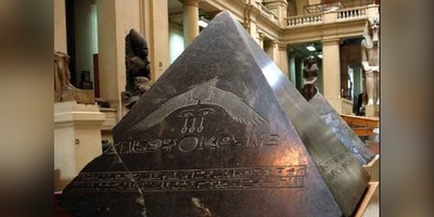 (ویدئو) سنگ بن‌بن؛ گنجینه‌ای آسمانی در دل اهرام مصر / آیا این شهاب‌سنگ، کلید رمزگشایی از تمدن‌های باستانی است؟
