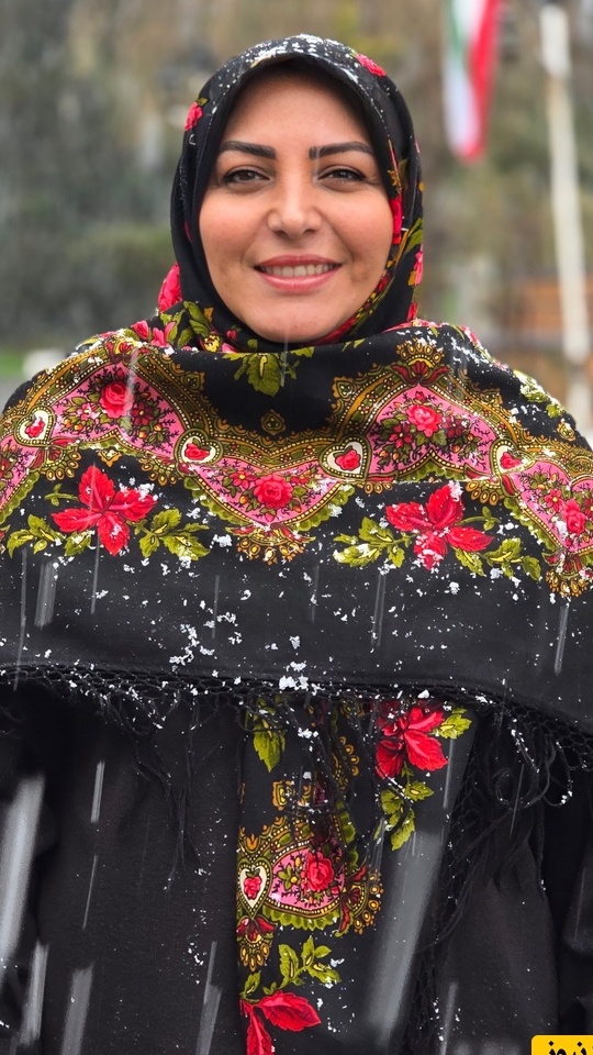 تشویق هیجانی المیرا شریفی مقدم توسط حضار در کنسرت گرشا رضایی سالن را منفجر کرد/ وقتی یک مجری محبوب‌تر از خواننده میشه! +ویدئو