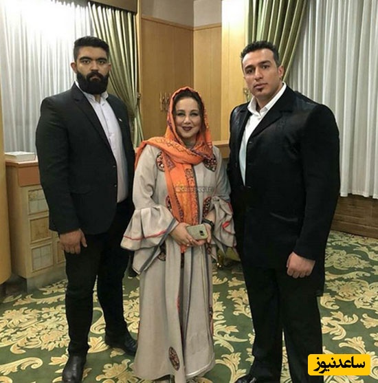 ضیافت افطاری بهنوش بختیاری به سبک یک میزبان تمام‌عیار؛ حضور بهرنگ علوی، مریم امیرجلالی، جلیل فرجاد، اکرم محمدی و... تا ثبت عکس یادگاری با تک تک مهمانها+ویدیو و فیلم