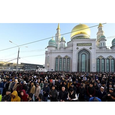 اقامه باشکوه نماز عید فطر در خیابان های مسکو+عکس