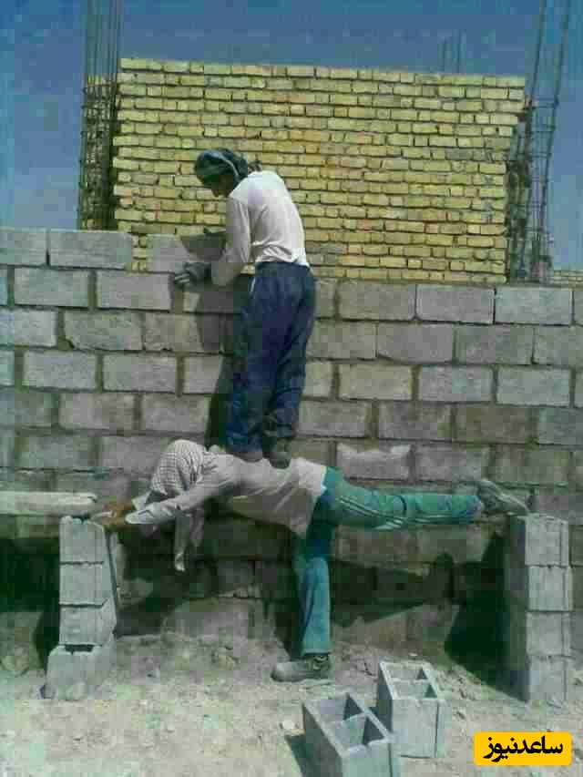 خلاقیت خنده دار اوستای بنا برای ساخت خونه دوبلکس در متراژ پایین مجهز به بیمه حضرت ابوالفضل! مغزشو باید تو موزه نگه داشت😂