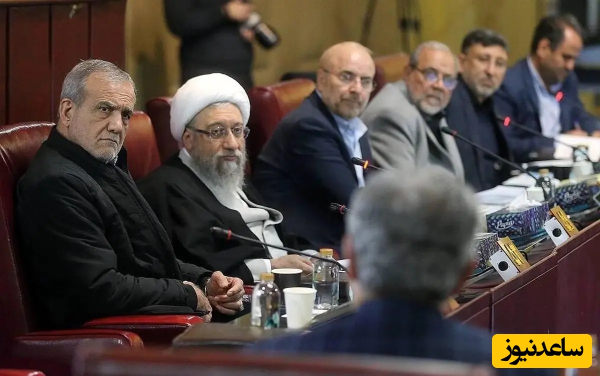 اولین عکس از احمدی نژاد بعد از ادعاها درباره دیدار با ابستین/ سعید جلیلی به مجمع نیامد؟/ خوش و بش رئیس ستاد کل نیروهای مسلح با محسن رضایی