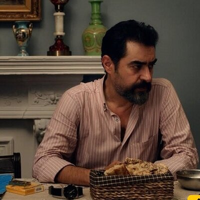 (فیلم) شو جذاب و دیدنی شهاب حسینی هنگام دود کردن سیگار های میلیونی