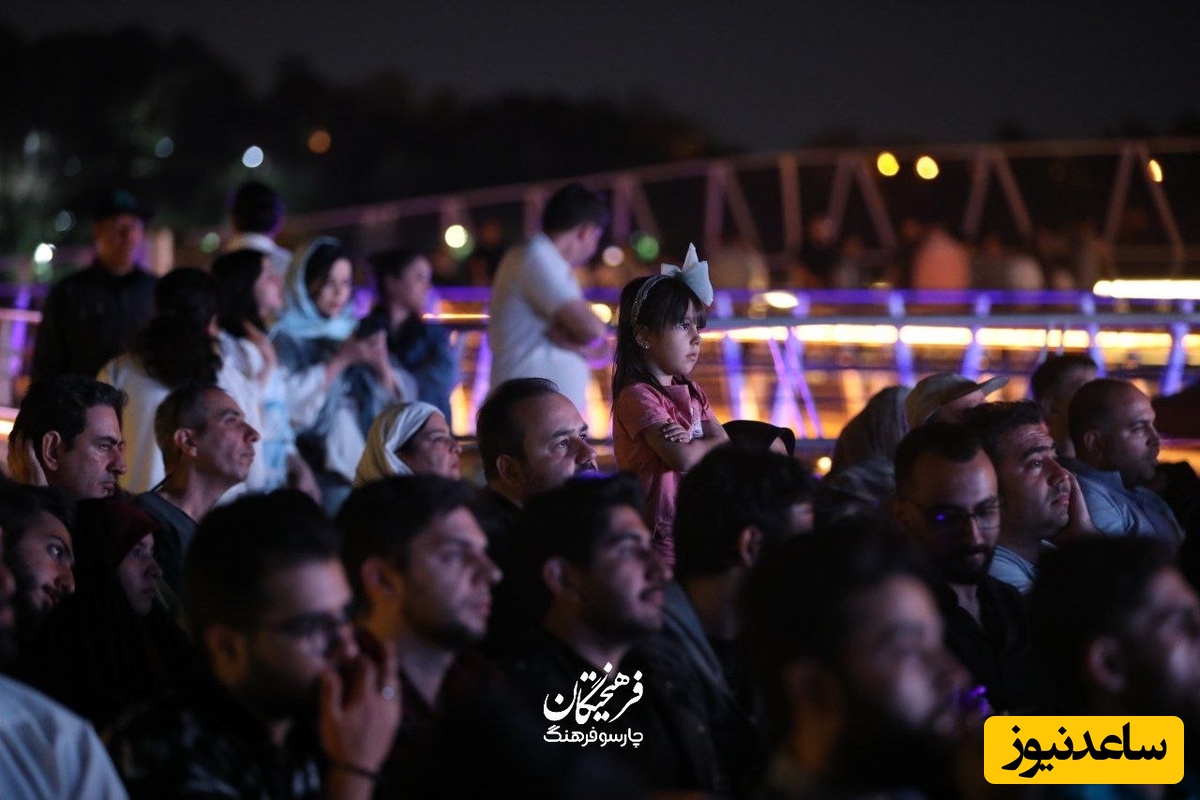 اکران نیم شب